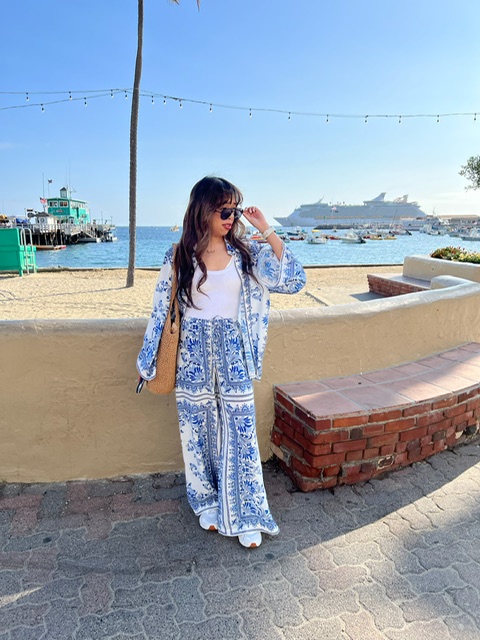 Resort chic example: light linen set